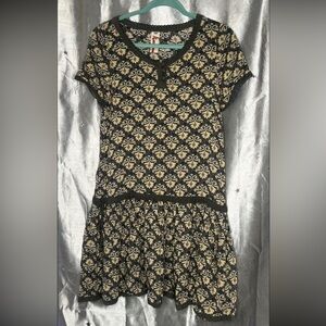 Source Unknown Black and Gold Patterned Dress